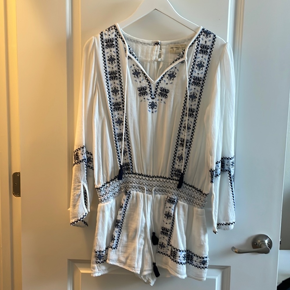 Ralph Lauren Demin. White long sleeve romper